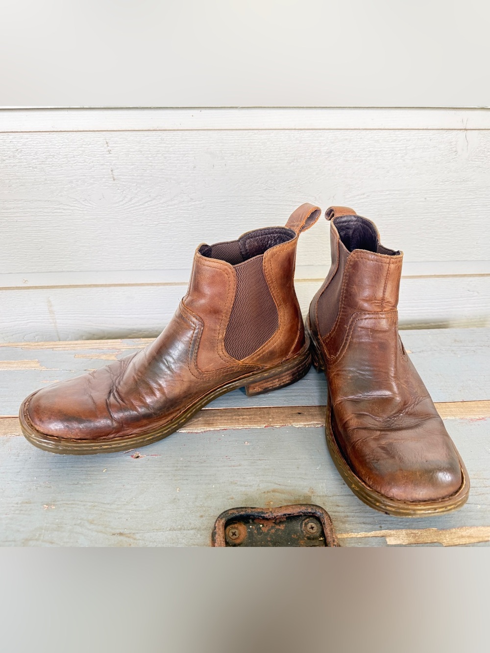 Born Men's Hemlock Leather Chelsea Boots